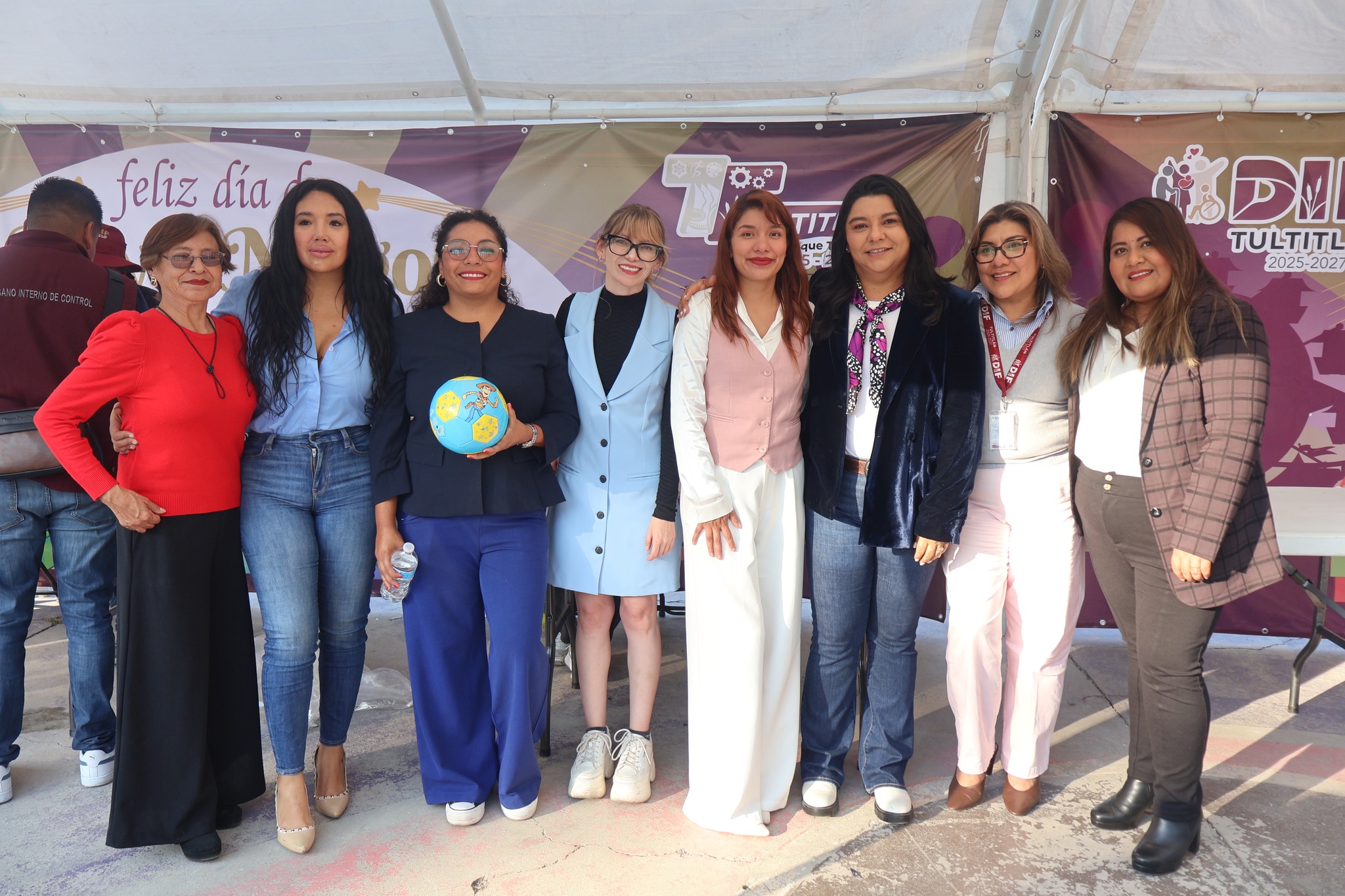 𝐇𝐨𝐲 𝐥𝐚 𝐦𝐚𝐠𝐢𝐚 𝐥𝐥𝐞𝐠𝐨́ 𝐚 𝐥𝐚 𝐂𝐨𝐥. 𝐋𝐨𝐬 𝐑𝐞𝐲𝐞𝐬.