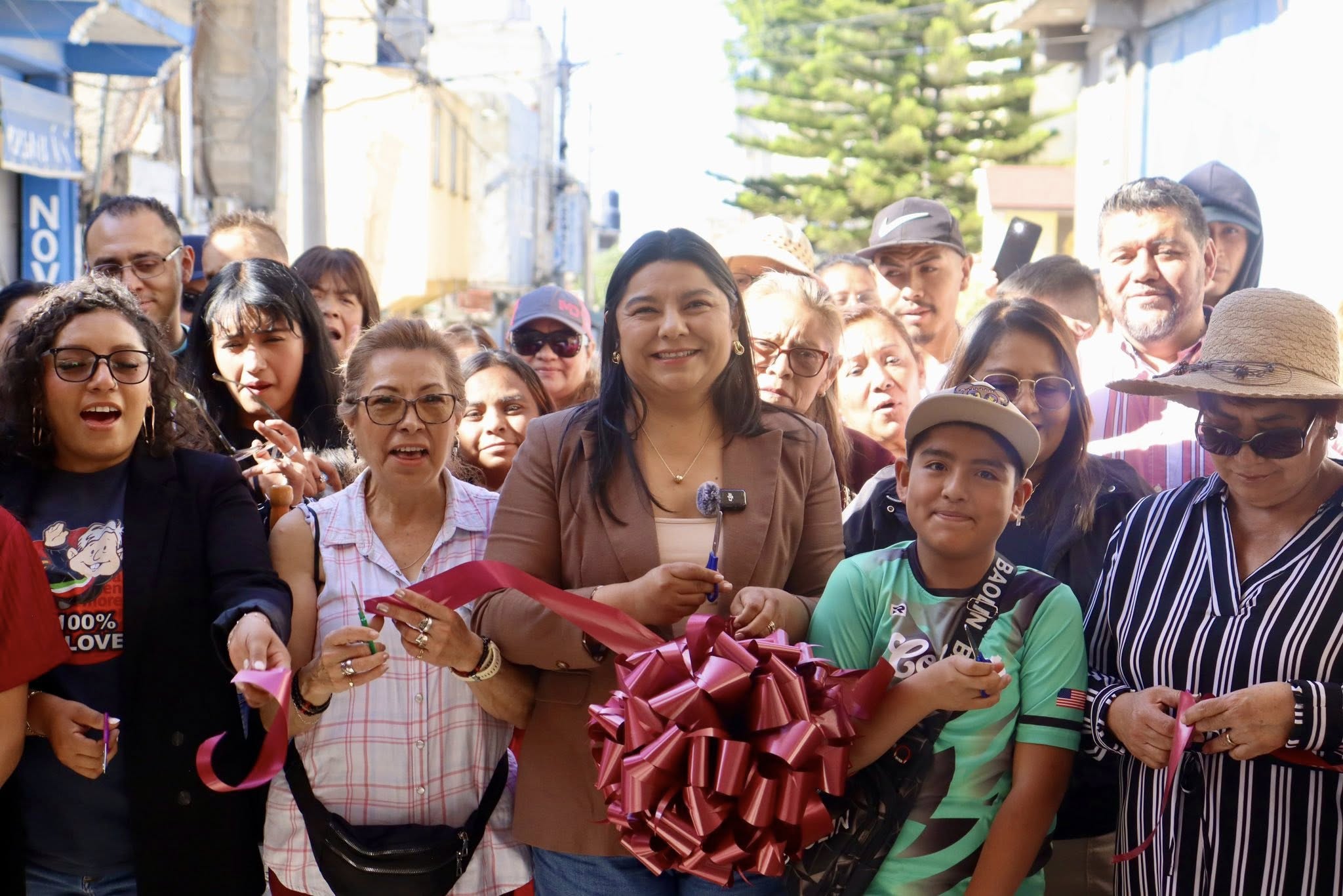 TULTITLÁN ENTREGA OBRAS DE PAVIMENTACIÓN EN BUENAVISTA PARA MEJORAR LA MOVILIDAD