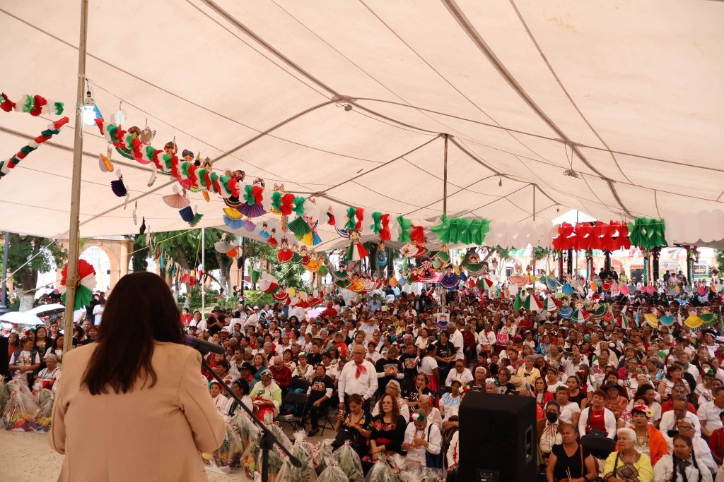 TULTITLÁN RECONOCE LA VITALIDAD Y EXPERIENCIA DE SUS PERSONAS ADULTAS MAYORES